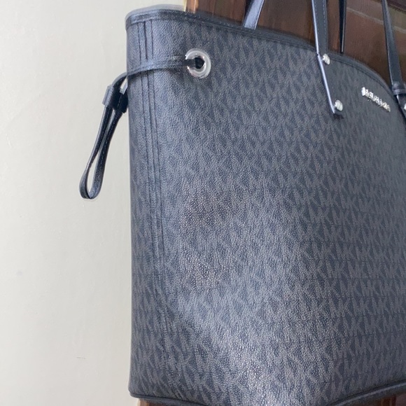 ***AUTHENTIC MICHAEL KORS BLACK TOTE BAG 🖤🖤🖤*** - Picture 3 of 13